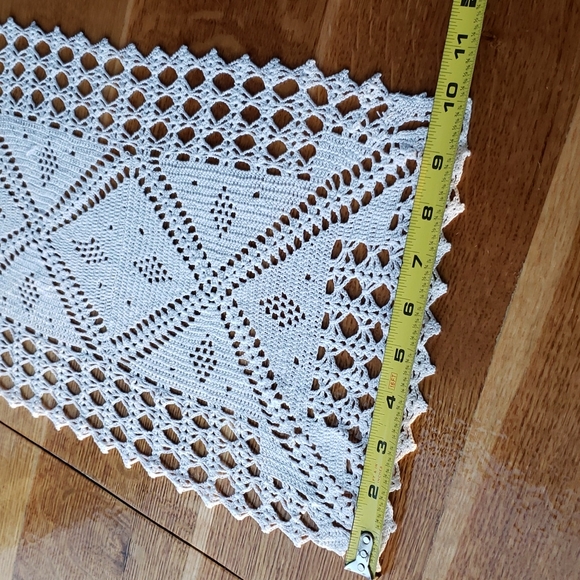 Handmade doili table decor 9 - Picture 2 of 4